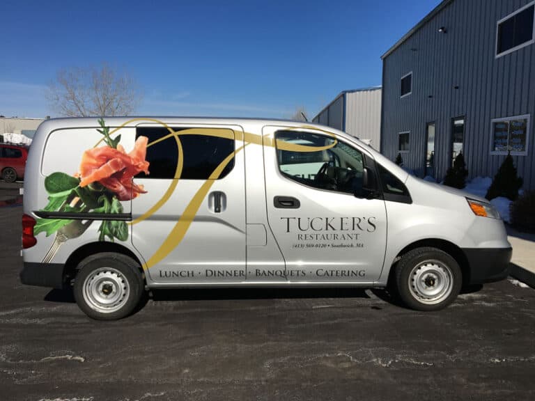 Tuckers Restaurant signage